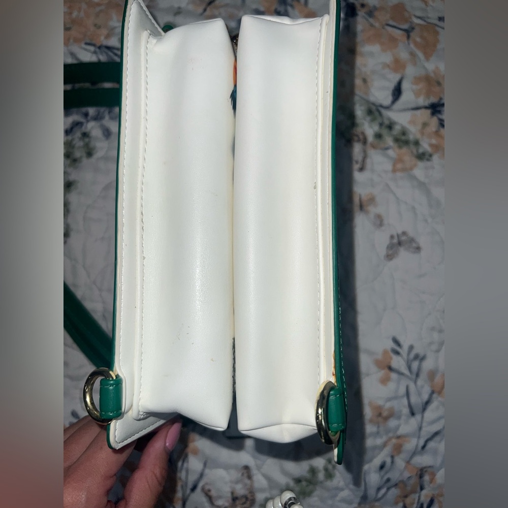 Loungefly Robin Hood Book Crossbody Bag - Picture 6 of 14